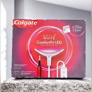 Colgate Optic White ComfortFit LED Hydrogen Peroxide Teeth Whitening Kit